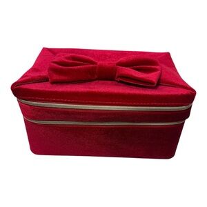 Estée Lauder Red Velvet Bow Makeup Train Case Cosmetic Bag 10 x 7 x 6 NWOT